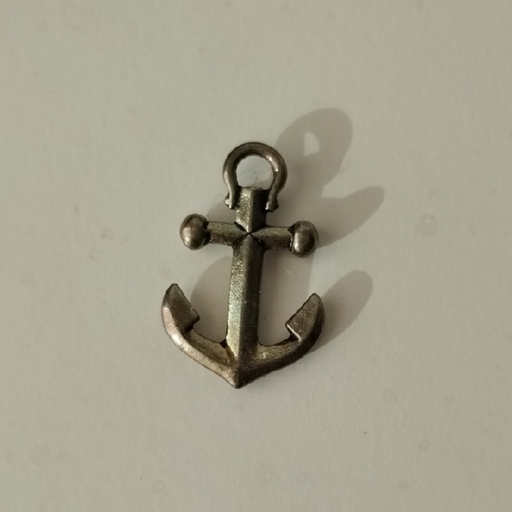 Silverish Anchor Pendant